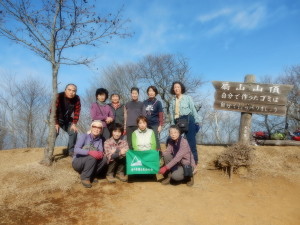 青空がとてもきれい。もちろんモデルも