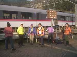 東吾野駅を出発