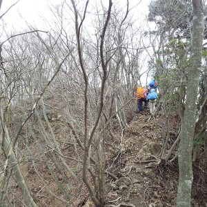 ここからやせ尾根が続きます