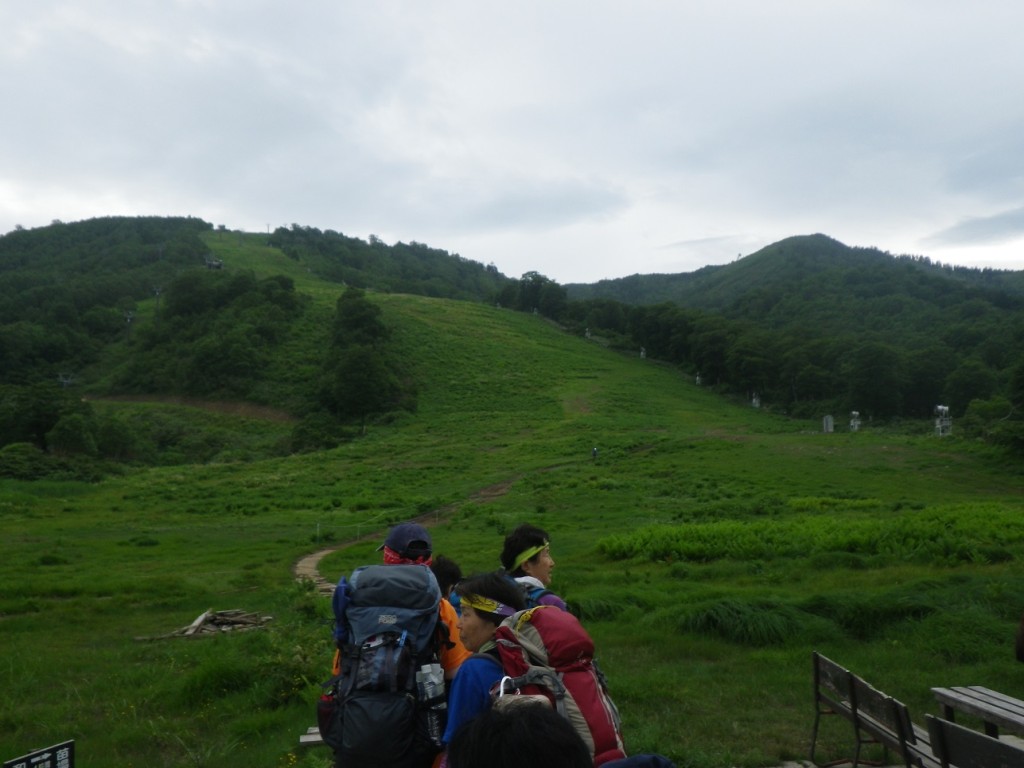 準備運動をして登山開始です