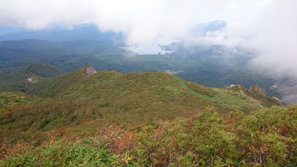 木々も少し色付き始めています。「サヨナラ桧原湖」