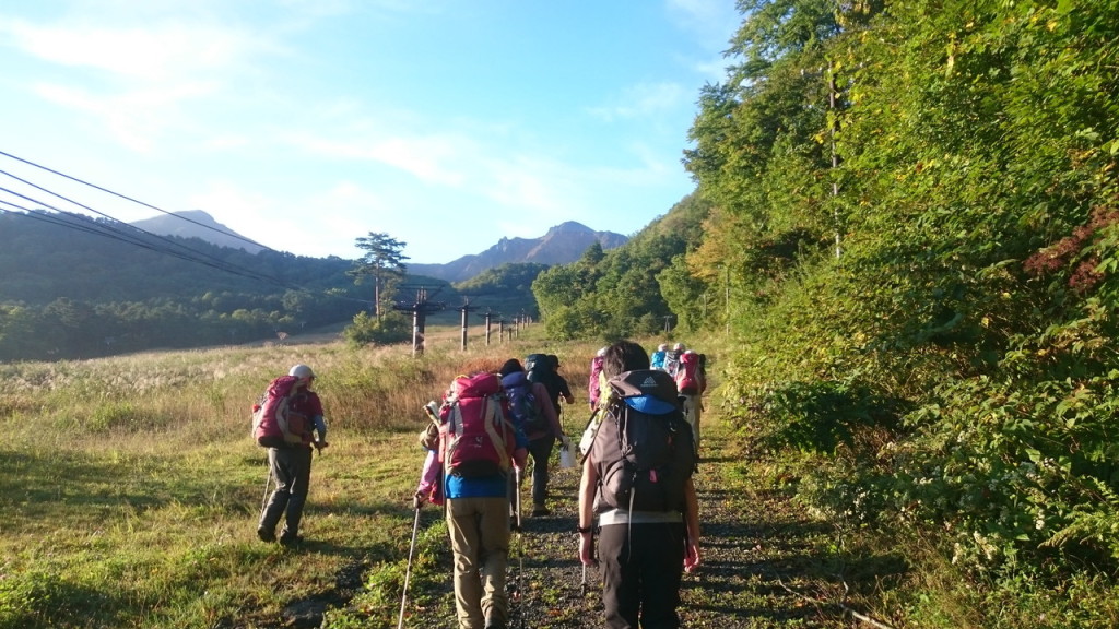 身体も温まってくる頃には朝日に照らされた磐梯山が見えてきました